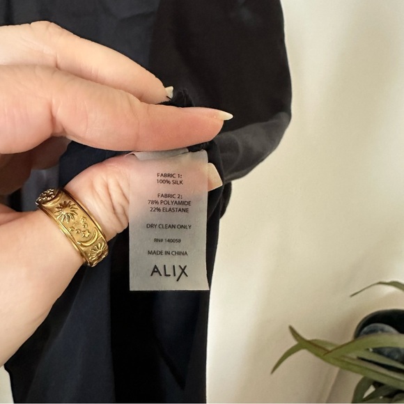 Alix NYC Black V Neck Basset Bodysuit 100% Silk Size XS - Picture 7 of 8